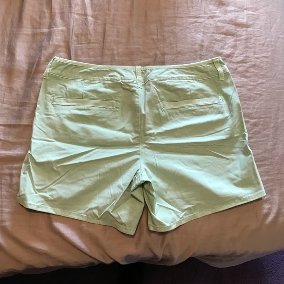 American Eagle Midi Shorts - Picture 2 of 4
